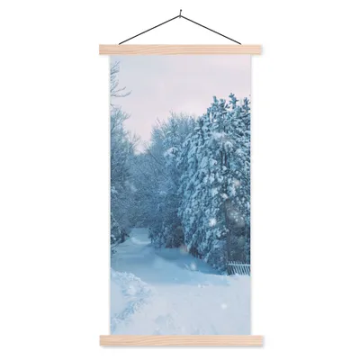Produktbild von MuchoWow® Textilposter Wald - Schnee - Winter 60x120 cm mit holzfarbenen Rahmen - Holz