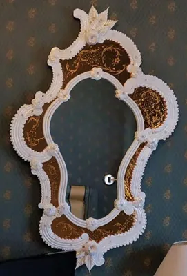 Produktbild von Casa Padrino Luxus Barock Spiegel Weiß / Gold - Prunkvoller Wandspiegel im Venezianischen Stil - Hotel Möbel - Schloss Möbel - Barock Möbel - Luxus Möbel im Barockstil -  Italy