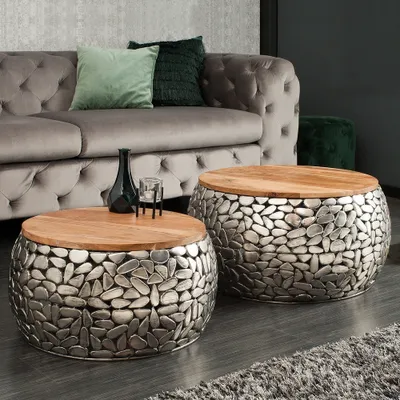 Produktbild von cagü: 2er Set Couchtische [RAVENNA] Silber aus Mangoholz mit Metallplättchen im Mosaik-Design handgefertigt 65cm/55cm Ø Rund