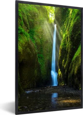 Produktbild von MuchoWow® MuchoWow® Gerahmtes Poster Wasserfall - Sonne - Grün 60x90 cm - Poster mit zchwarzem Bilderrahmen - Kunst