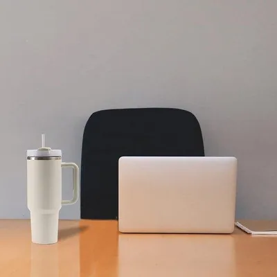 Obrázok produktu pre Dvojstenný vákuovo izolovaný pohár z nehrdzavejúcej ocele, 1200 ml, béžový, s uchom