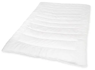 Produktbild von Badenia Trendline Klimazone Duo Faserbettdecke warm 135 x 200 cm Stärkere Füllung im Fußbereich für warme Füße