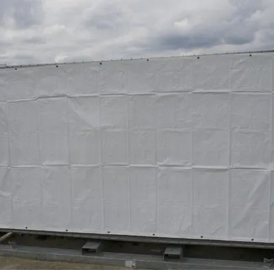 Produktbild von 20x Bauzaunplane (140g/m²) schwer entflammbar B1 1,76 x 3,41m geöst - weiß