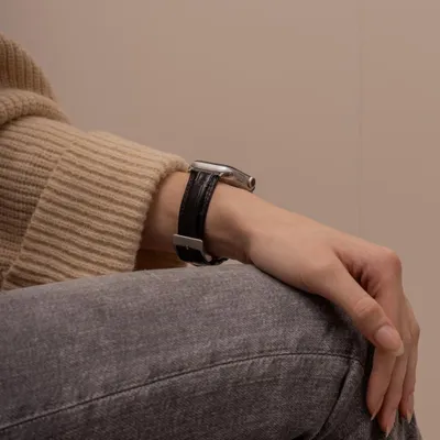 Produktbild von Strap-it Apple Watch Lederarmband mit Krokoprägung (Schwarz)