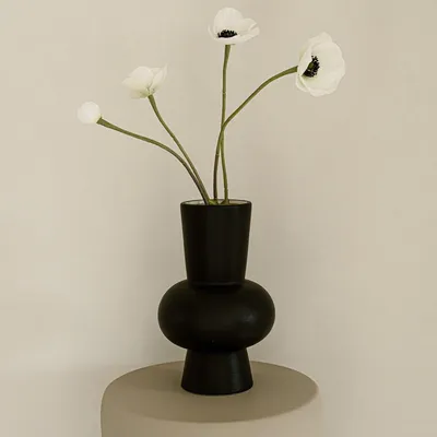 Produktbild von Indore Home – Vase Ann – Mittelgroß – Schwarze Vase – Blumenvase – Wohnzimmerdekoration – 21 cm – Kugelvase