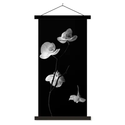 Produktbild von MuchoWow® Textilposter Orchidee - Blumen - Schwarz - Weiß - Stilleben 40x80 cm mit schwarzem Rahmen