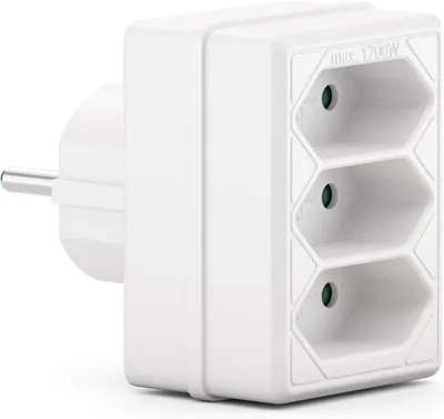Imagen del producto de Adaptador con 3 enchufes tipo europeo para tomas de corriente de pared