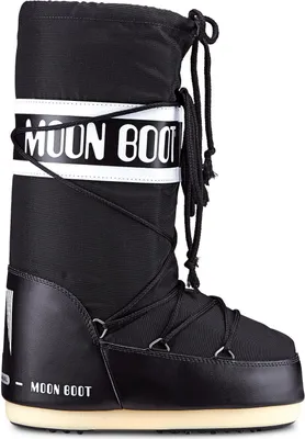 A single black Moon Boot is shown against a white background.