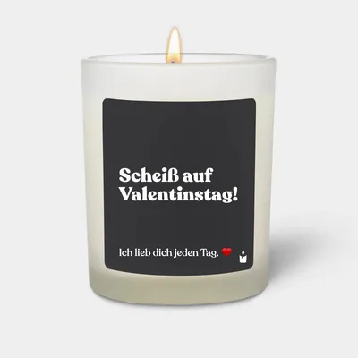 Produktbild von ChattyCandles Duftkerze Weiss Woody Scheiß auf Valentinstag! Ich lieb dich jeden Tag.