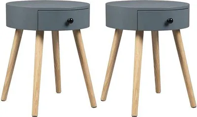 Produktbild von Set aus 2 Holz-Nachttischen mit Ladefunktion - Nachttisch/Bügeltablett - für Schlafzimmer & Wohnzimmer - MDF - Grau - 38x38x48 cm