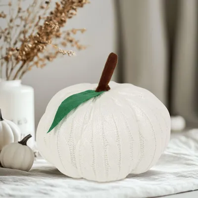 Obrázok produktu pre Halloweenska tekvicová dekorácia - biela - 20 cm, Obrázok generovaný UI