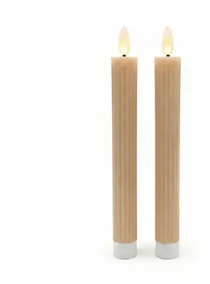 Produktbild von Relaxdays LED Stabkerzen, 2er Set, HxD 25 x 2 cm, flackernde Flamme, Echtwachs, Rillen, flammenlose Kerzen, mocha-mousse