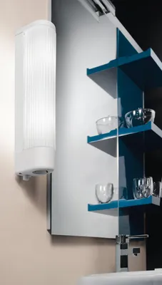 Produktbild von EGLO Wandlampe Bari 1, 2 flammige Spiegelleuchte mit Steckdose und Druckknopf, Wandleuchte aus Glas, Kunststoff in Weiß, Spiegellampe, E14 , L 35 cm