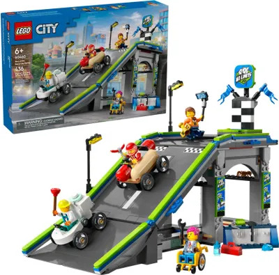 Produktbild von LEGO City Keine Limits: Seifenkistenrennen mit Rampe - Bauspielzeug für Jungen und Mädchen ab 6 Jahren - Set mit 2 Seifenkisten & 4 Rennfahrer Minifiguren - Geschenkidee für Kinder 60460