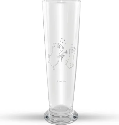 Produktbild von Mr. & Mrs. Panda Bierglas Mops Verliebt - Transparent - Geschenk, Bier Glas, Hund, Weizen, Weizenbier, Weißbierglas, Sprüche, Partner, Knuffig, Liebe, Mr Mrs Weizenglas