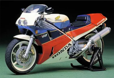 Produktbild von 1:12 Modellbausatz Honda VFR750R 1987 Standmodell