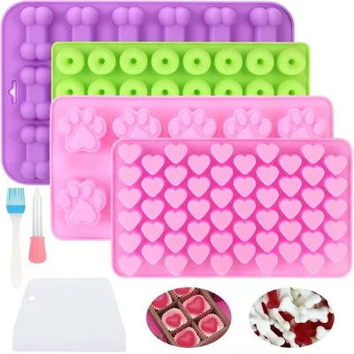 Produktbild von Silikon Backmatte 4er Pack für Hunde, BPA-frei, mit Schaber und Bürste
