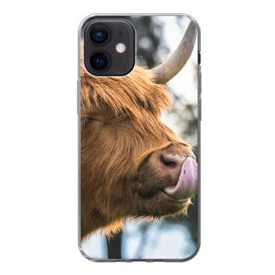 Produktbild von MuchoWow® Handyhülle Schutzhülle Hülle für iPhone 12 Schottischer Highlander - Nase - Baum Silikon Softcase Handy Hülle - Schutzhülle