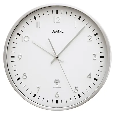 Produktbild von AMS F5914 Funkwanduhr mit gebürstetem Aluminiumgehäuse und aufgelegten Zahlen
