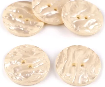 Produktbild von 5 Kunststoffknöpfe in Perlmuttoptik 38 mm rund 2 Loch-Knöpfe