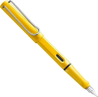 Produktbild von Famanu Füllfederhalter ergonomisch griffbereit in Safari Gelb - polierter Stahlfeder - Größe F - ideal für Kalligraphie - T 10 blau schreibend