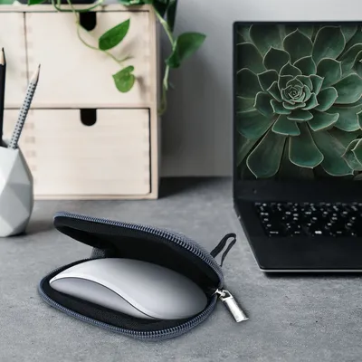 Produktbild von kwmobile Hülle kompatibel mit Apple Magic Mouse 1 / 2 - Neopren Hülle für PC Mouse Schutzhülle - Computer Maus Tasche - Neopren Tasche für PC-Maus -