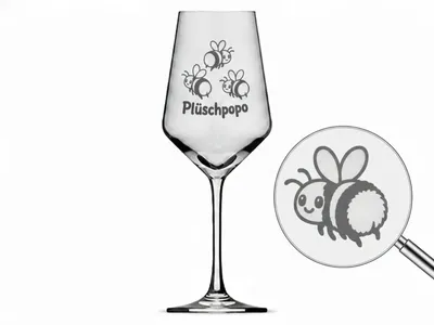 Produktbild von Weinglas Hummel Plüschpopo mit Gravur spülmaschinenfest 350 ml ideal für besondere Anlässe
