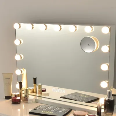 Image de Miroir de maquillage avec 15 LED, 3 modes d'éclairage, Bluetooth, port USB, grossissement 10x, écran tactile, style Hollywood, dimensions 58 x 48 cm
