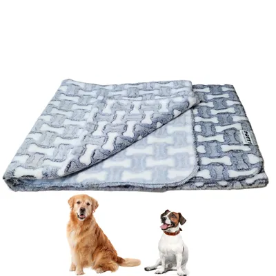 Produktbild von Kuschelige Decke für Hunde und Katzen DOTTY – weiche Plüsch-Minky-Decke für Welpen oder Kätzchen, süße Muster mit Pfoten, Herzen oder Knochen