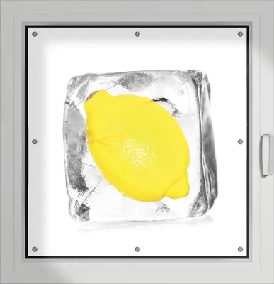 Produktbild von Wallario Lichtschutzbild, Dekorativer Sichtschutz Sonnenschutz 96 x 93 cm mit Motiv: Zitrone in Eiswürfel - Eiskaltes Obst - Verdunklung ohne Bohren
