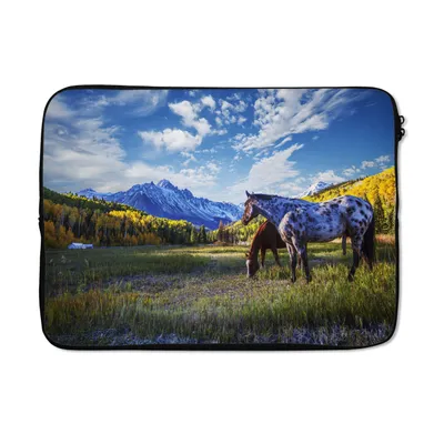Produktbild von MuchoWow® Laptop Hülle 14 ZollPferde - Berge - Bäume Laptoptasche - Laptoptasche - Stoßsicher - Schutzhaube