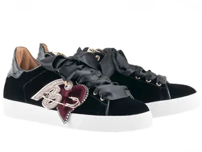 Productafbeelding van Zwarte leren ballerina's van het merk HOGL, versierd met Swarovski-kristallen, maat 35