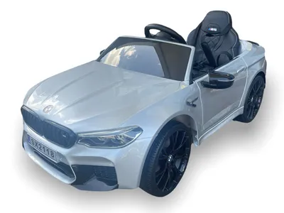Produktbild von TPFLiving Elektro-Kinderauto BMW M5 silber - Sportwagen für Kinder - Kinderauto BMW M5 - Elektroauto für Kinder - Kinderfahrzeug ab 3 Jahren