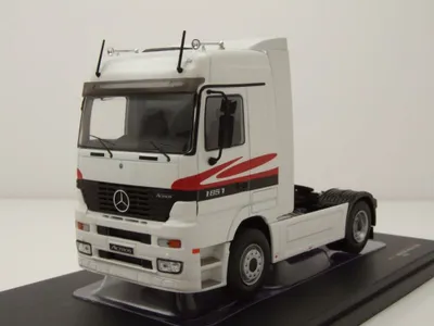 Produktbild von Mercedes Actros MP1 Zugmaschine 1995 weiß grau Modellauto 1:43 ixo models