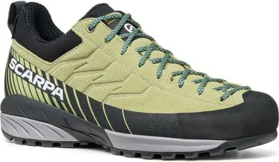 Zustiegsschuhe für Damen von Scarpa; Modell Mescalito GTX Wmn; in grün mit schwarzer Sohle und Schnürung.