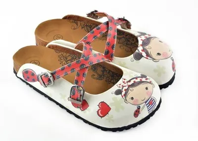Produktbild von Damen Clogs Größe 39, vegan, mit originellen Prints und überkreuzten Riemen mit Schnallen