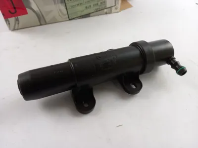 Immagine prodotto di Ugello lavafari per Skoda Superb, Volkswagen Passat, codice ricambio 3U0955979