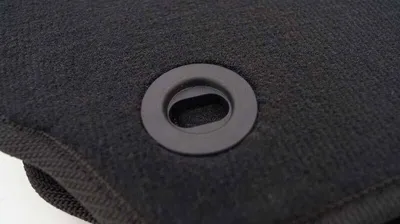 Produktbild von Fußmatten passend für VW Lupo / GTI (2001-2005) Premium Velours Automatten 2er Set Schwarz Vorn inkl. Original Befestigung
