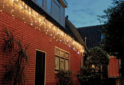 Productafbeelding van Koppelverlichting 31Volt Connect De Luxe Icicle 200Led Flash Warm White 500X70 cm kerstverlichting Anna's Collection
