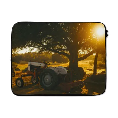 Produktbild von MuchoWow® Laptop Hülle 17 Zoll Laptoptasche Traktor - Sonne - Baum - Landschaft - Zipper - Schutzabdeckung