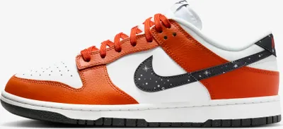 Immagine prodotto di Nike Dunk Low "Night Sky" con effetto bagliore, FV6909-800, dimensioni: 40
