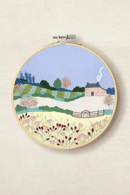 Productafbeelding van DMC Plattstich borduurset met borduurring, "Lente Landschap", voorgedrukt, diamantsteentjes, 18,5 cm