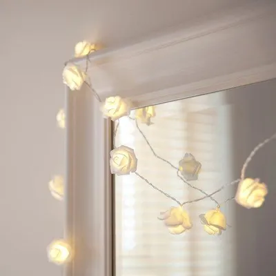Productafbeelding van Witte Kerstverlichting met Rozen - 20 Warm Witte LED's