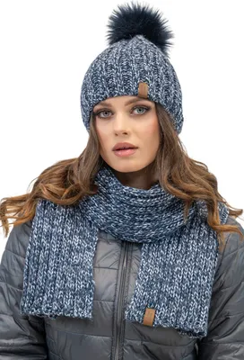 Produktbild von Vivisence Trendiges Damen Winterset Aus Weicher Mütze Mit Bommel Und Langer Schal Aus Zweifarbigem Garn Mit Antistatischem Futter Für Optimalen Schutz Vor Kälte Ideal Für, Dunkelblau,Einheitsgröße