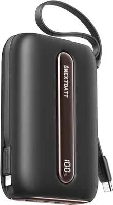 Produktbild von NEXTBATT Leistungsstarke Powerbank mit Schnellladefunktion, 20000 mAh, 22,5 W, inklusive zwei Ladekabeln - Schwarz