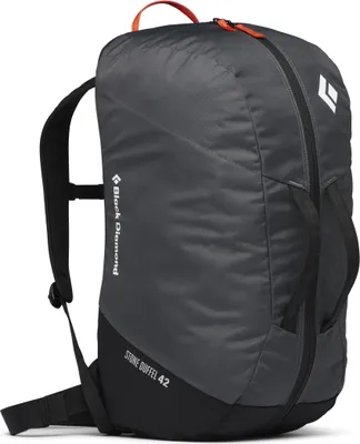 Schwarzer Stone 42 Duffel Rucksack von Black Diamond; geeignet für Klettern; mit orangefarbenen Akzenten.