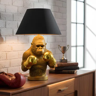 Produktbild von riess-ambiente Tischlampe KING APE 55cm schwarz gold Polyresin Stoffschirm Affen-Skulptur Boxer mit Kippschalter E27
