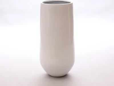 Produktbild von Elegant Einrichten | Pflanzkübel | Fiberglas | rund konisch | D25xH55cm | hochglanz weiß.