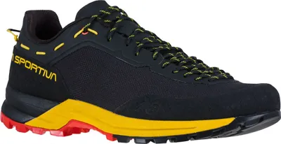 Schwarzer Tx Guide Approachschuh von La Sportiva mit gelben und roten Akzenten; ideal für Herren.