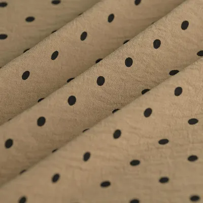 Imagen del producto de Tejido crepé, 147 cm de ancho, color con puntos color caramelo, modelo MT